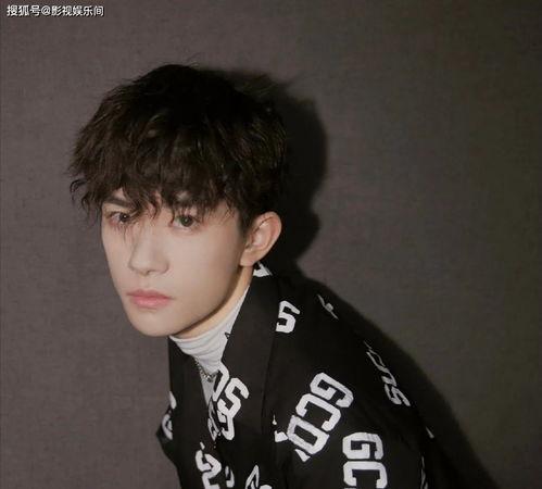 易烊千玺娱乐爆料,揭秘明星幕后生活